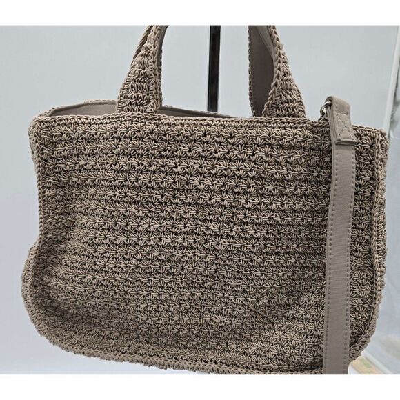 First Look Beige Crochet Tote Bag With Handles & Detachable Strap By First Issue - Picture 4 of 8